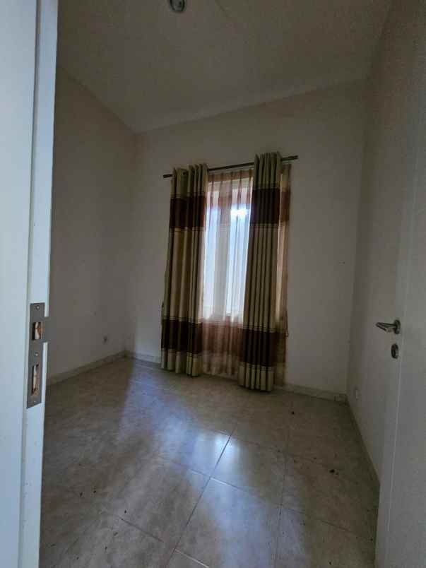 dijual rumah barombong