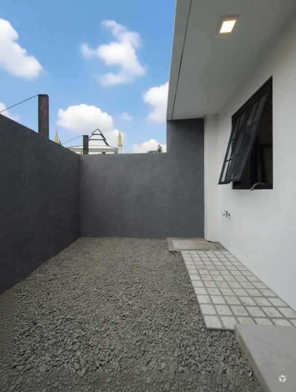 dijual rumah baru design minimalis modern siap huni