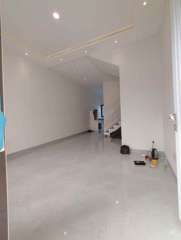 dijual rumah baru design minimalis modern siap huni