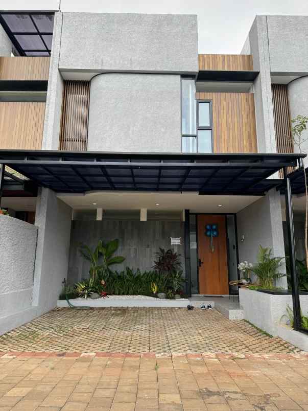 dijual rumah baru di bintato