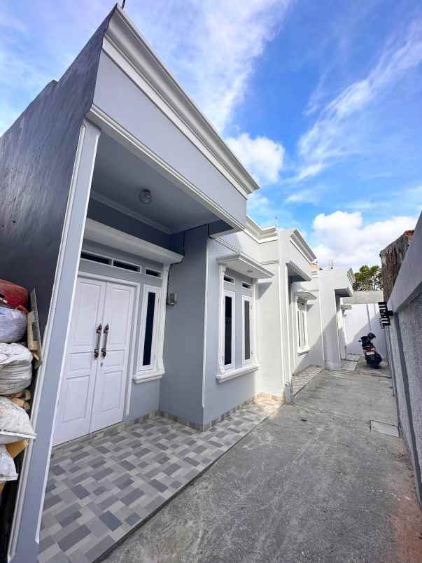 dijual rumah baru non carpot di klender jakarta