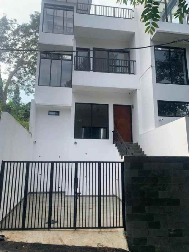dijual rumah baru termurah di cigadung dekat dago golf