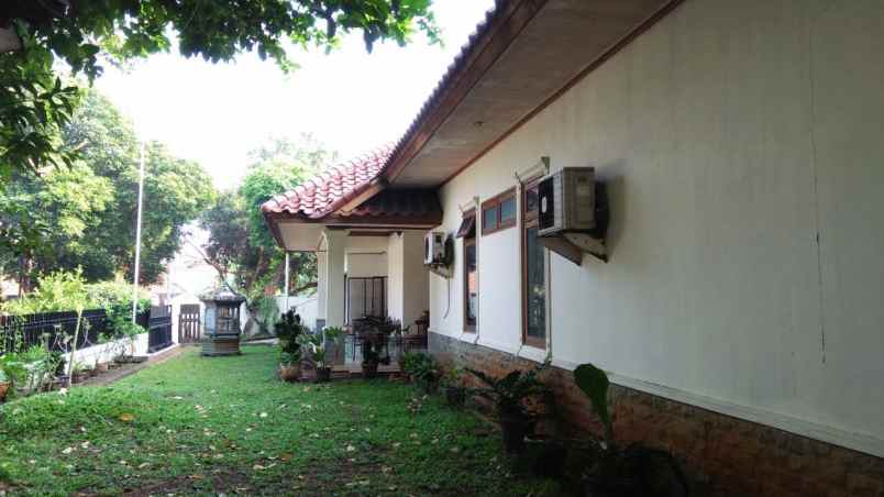 dijual rumah batu merah