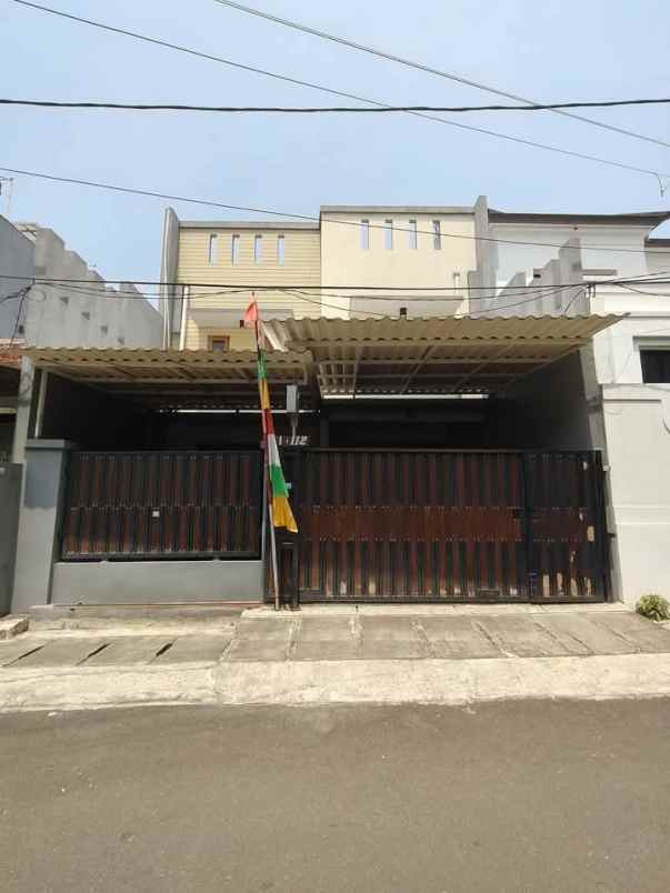 dijual rumah benhil