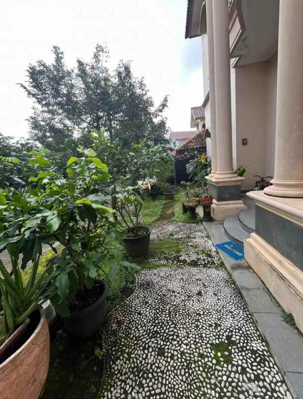 dijual rumah bsb city