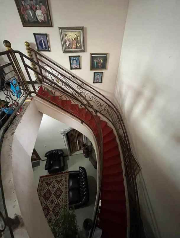 dijual rumah bsb city