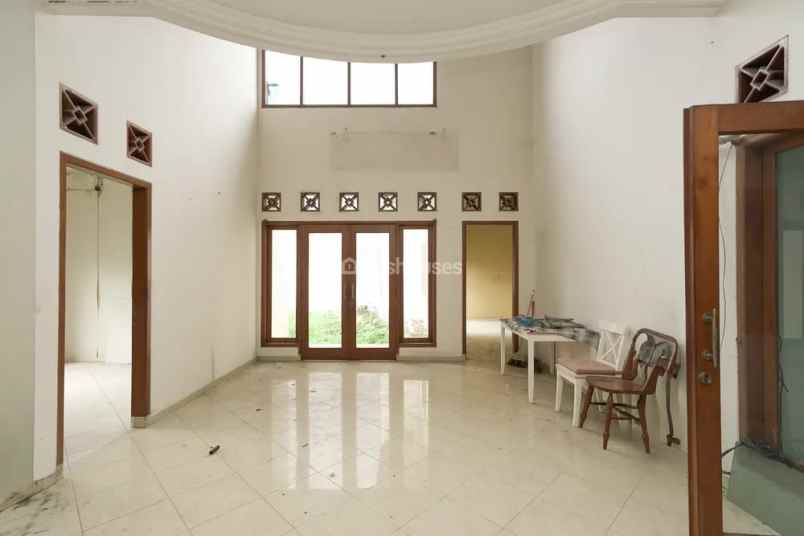dijual rumah caman