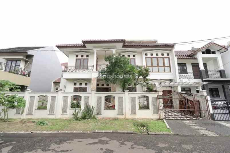 dijual rumah caman
