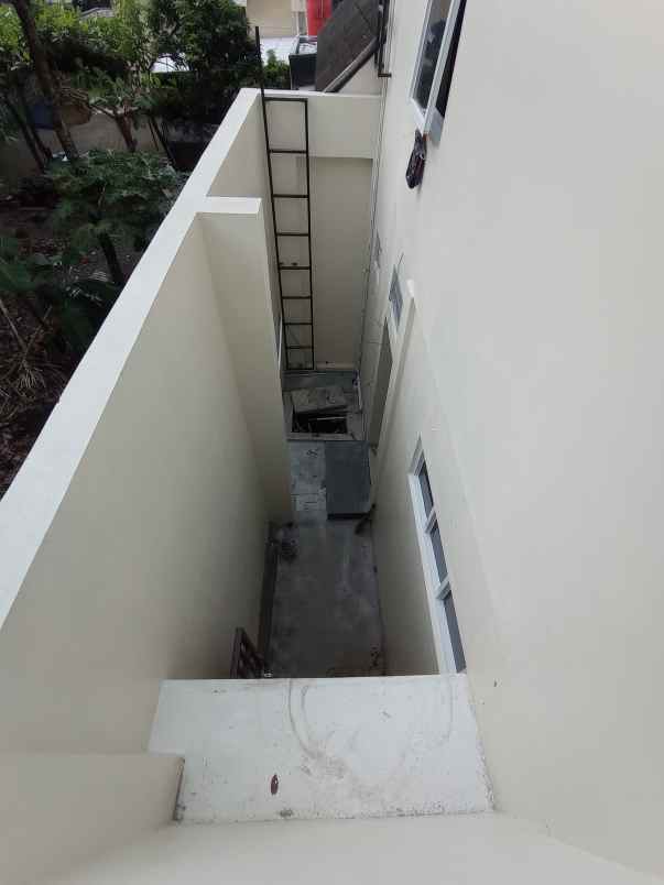 dijual rumah candi gebang