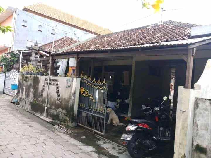 dijual rumah ceningan sari