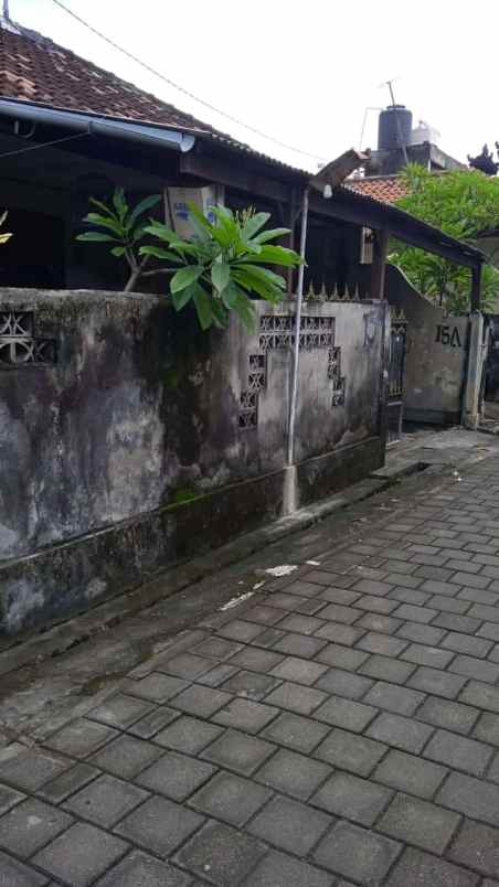 dijual rumah ceningan sari