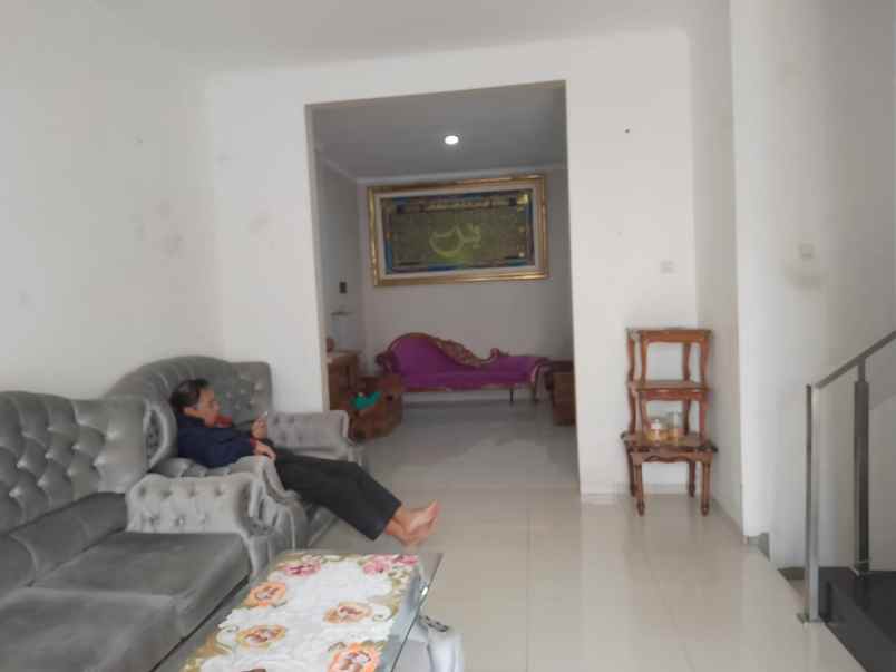 dijual rumah ciawitali