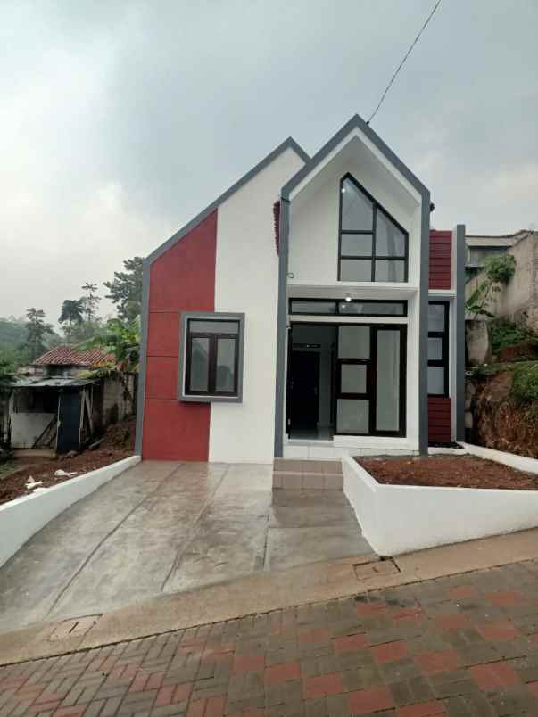 dijual rumah cibolerang cinunuk