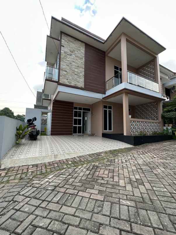 dijual rumah cibubur kec ciracas kota