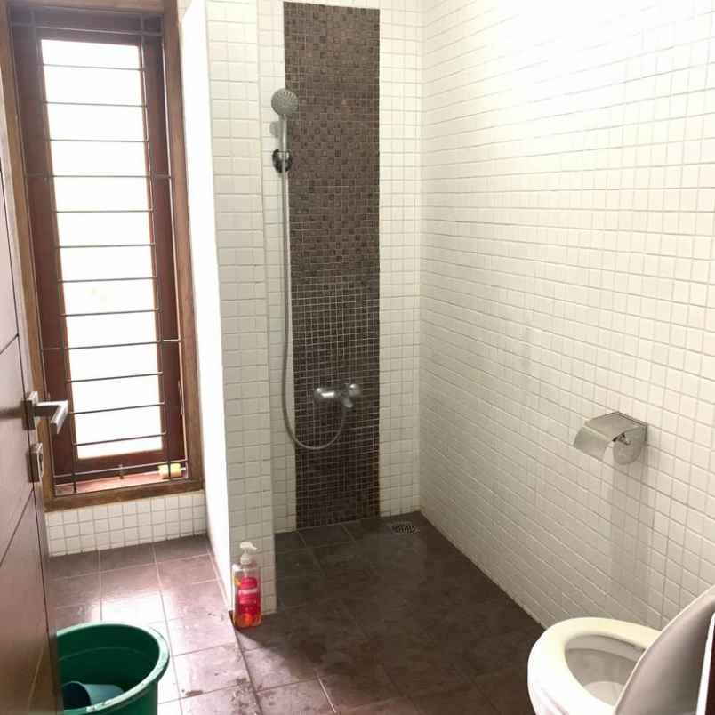 dijual rumah cigadung dago bandung utara