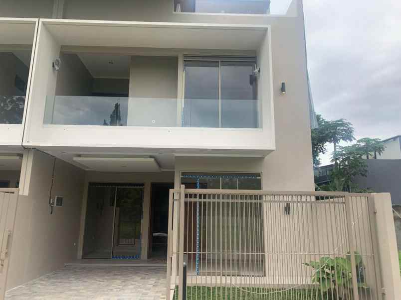 dijual rumah cigadung dago bandung utara