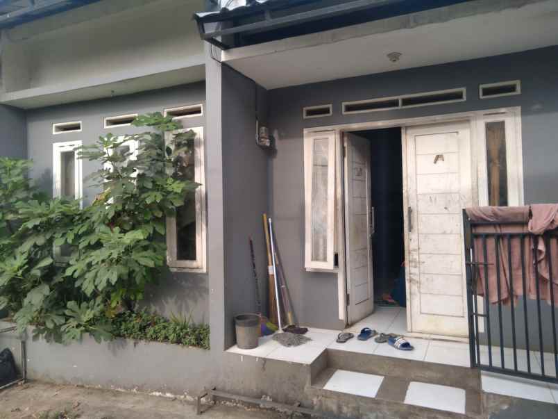 dijual rumah cihanjung