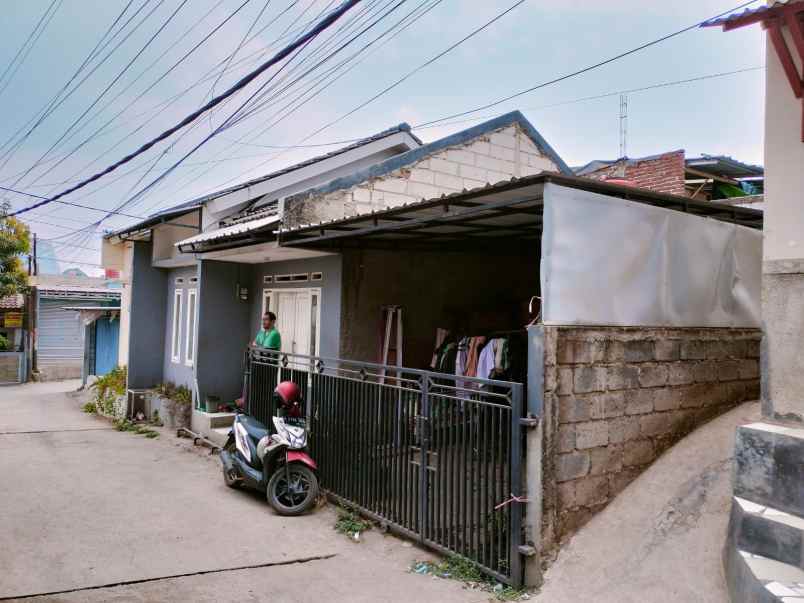 dijual rumah cihanjung