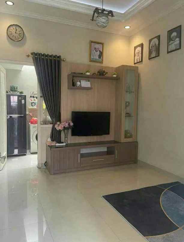 dijual rumah cijantung