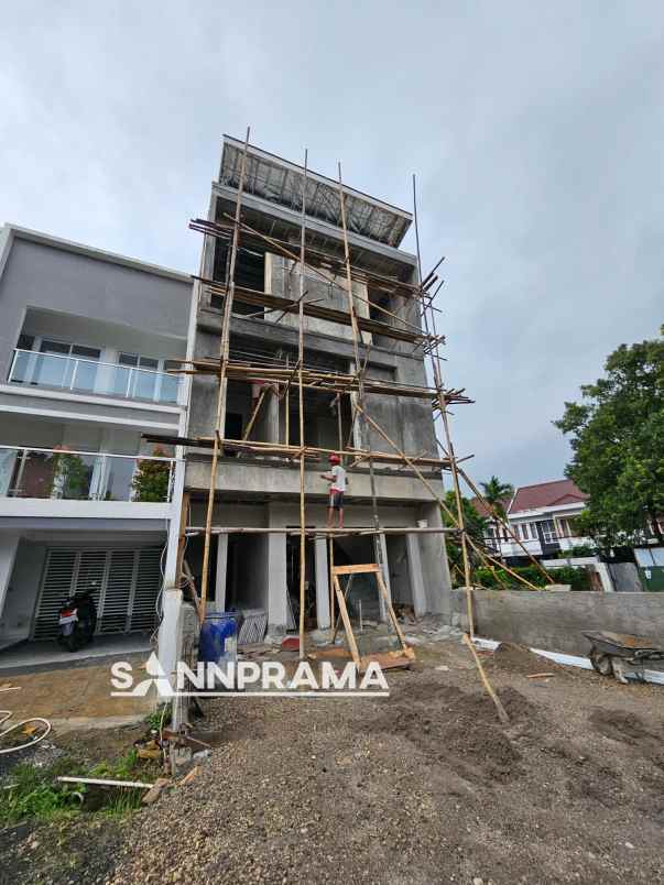 dijual rumah cilandak baru