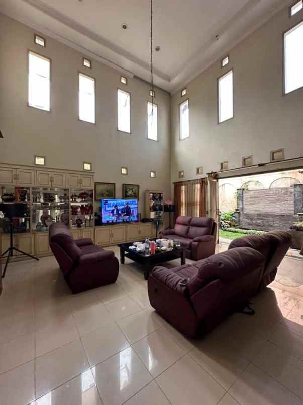 dijual rumah cilendek timur