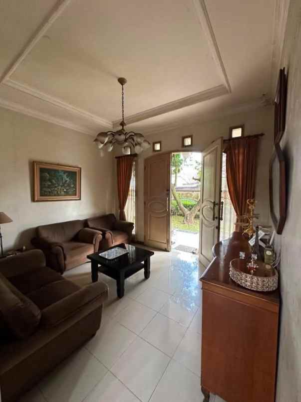 dijual rumah cilendek timur