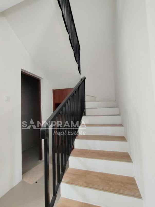 dijual rumah cimpaeun