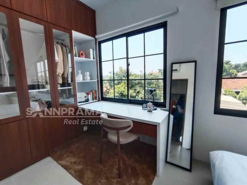 dijual rumah cimpaeun