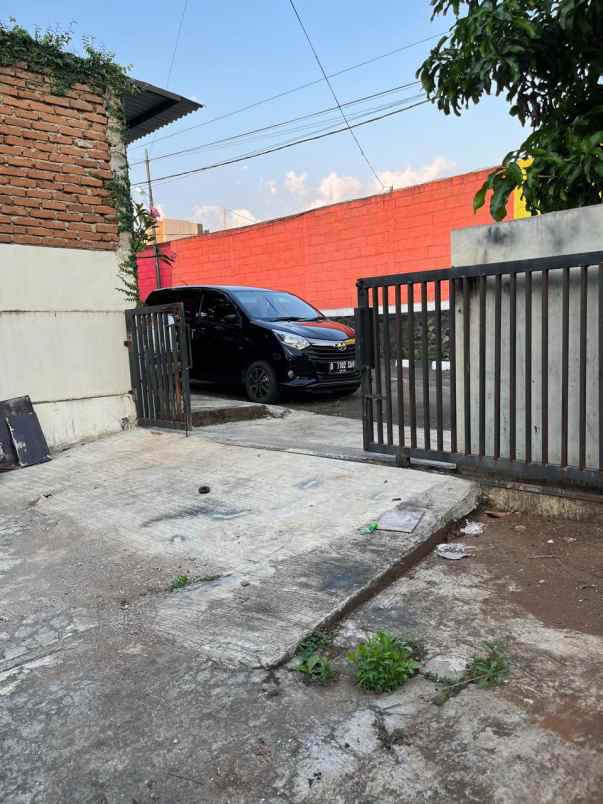 dijual rumah cipageran