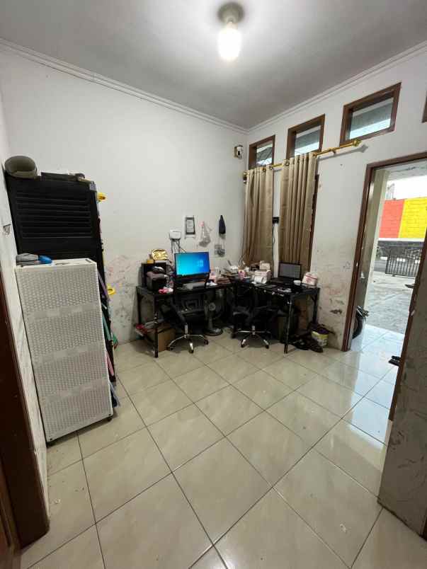 dijual rumah cipageran