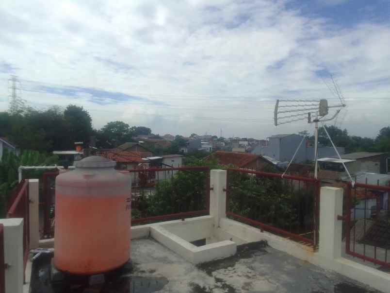dijual rumah cipageran