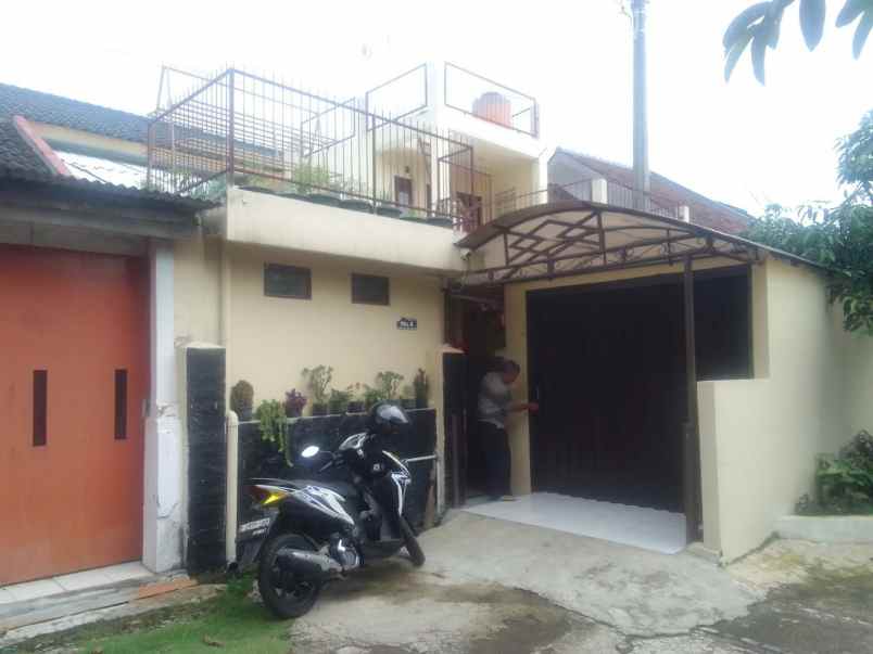 dijual rumah cipageran