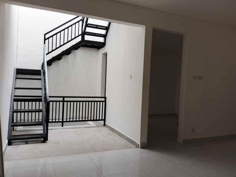 dijual rumah cipedak jagakarsa jakarta