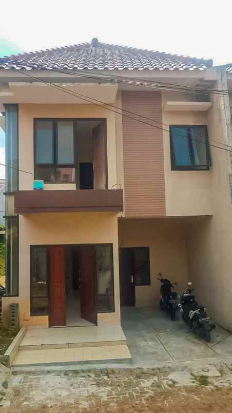 dijual rumah ciracas