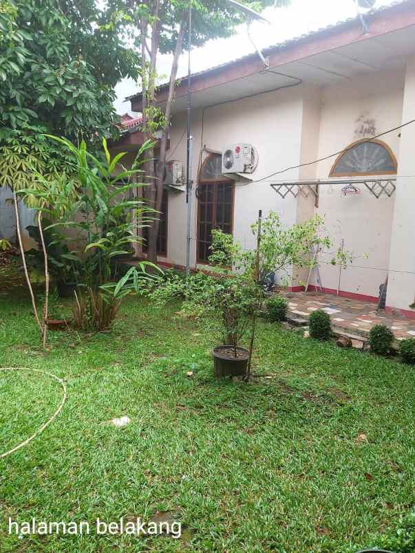 dijual rumah cireundeu kec ciputat