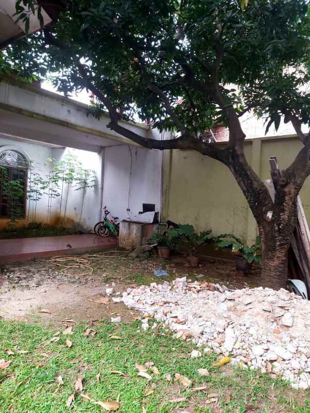 dijual rumah cireundeu kec ciputat