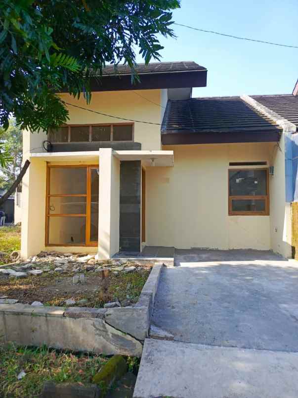 dijual rumah ciwastra