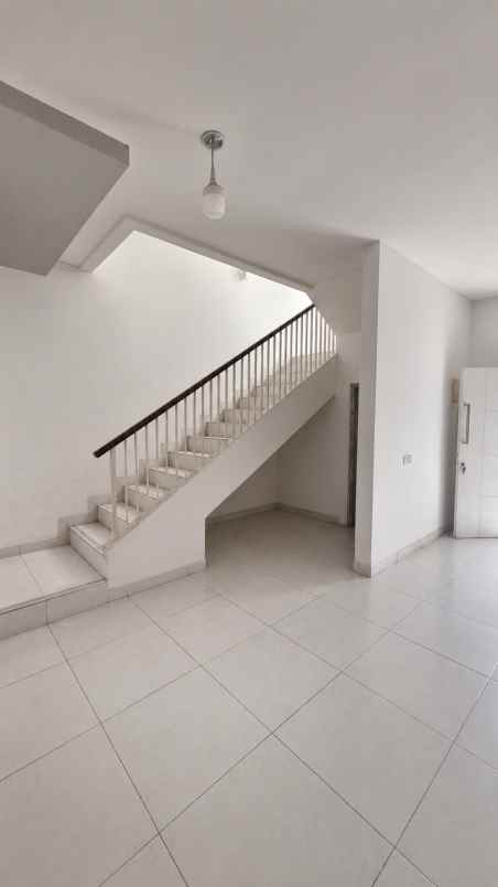 dijual rumah cluster alamanda jgc