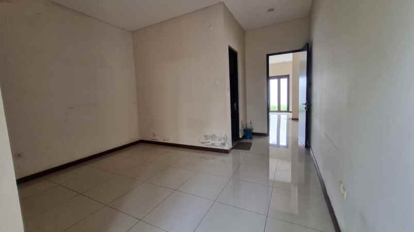 dijual rumah cluster asera nishi