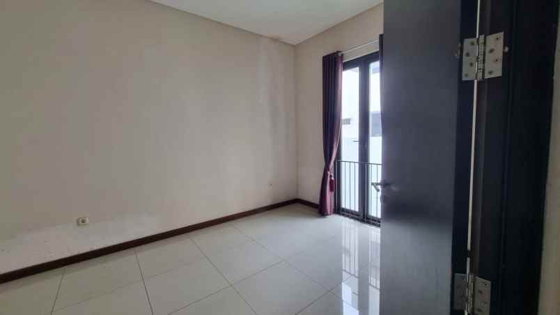 dijual rumah cluster asera nishi