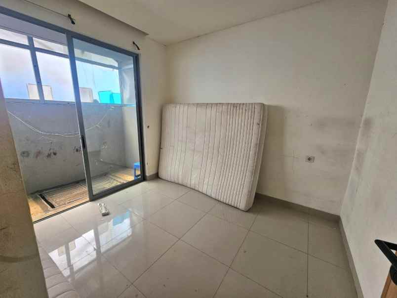 dijual rumah cluster asia tropis