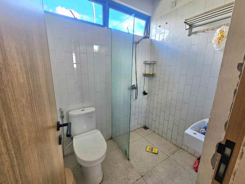 dijual rumah cluster asia tropis