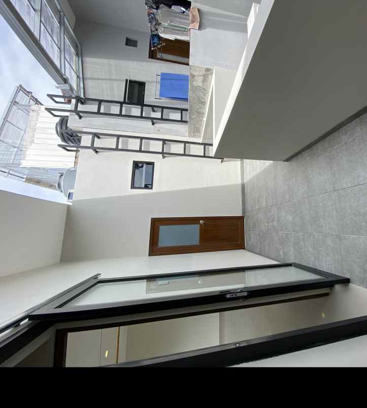 dijual rumah cluster atlanta village