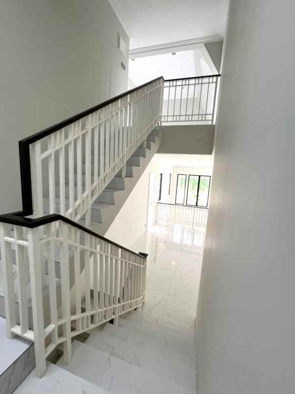 dijual rumah cluster jasmia scg