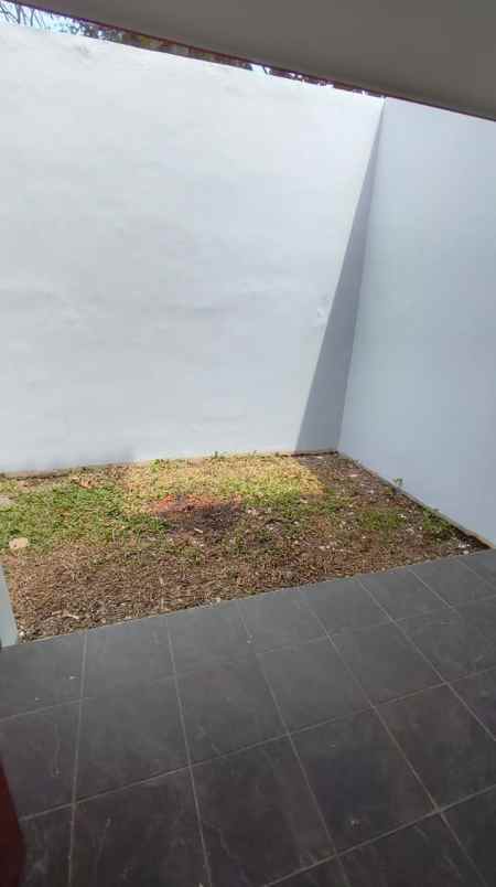 dijual rumah cluster madany regecy