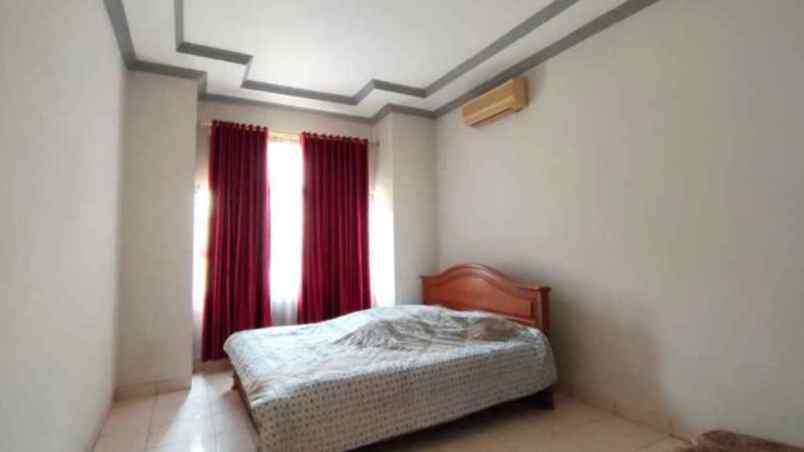 dijual rumah cluster monaco kota wisata