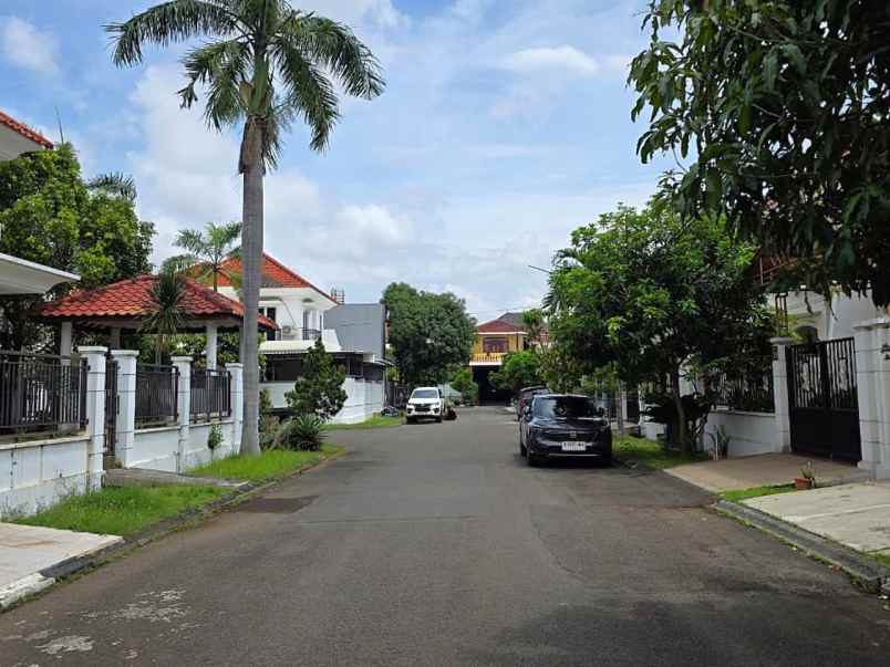 dijual rumah cluster taman puspa kota