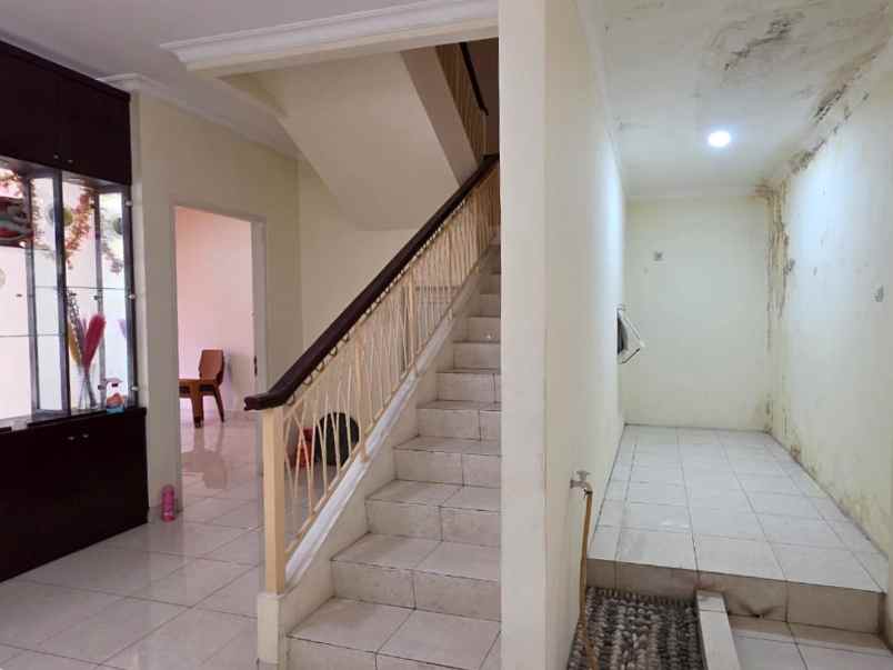 dijual rumah cluster taman puspa kota