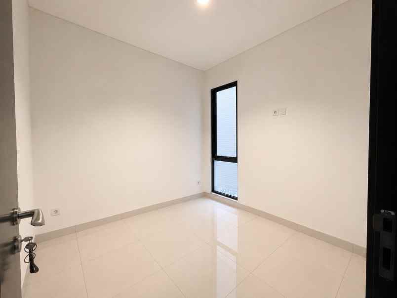 dijual rumah cluster wisteria metland