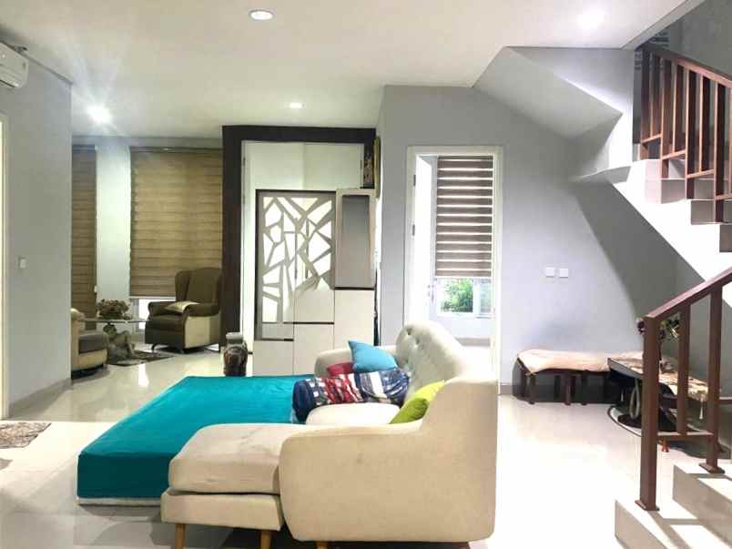 dijual rumah cluster yarra jgc jakarta